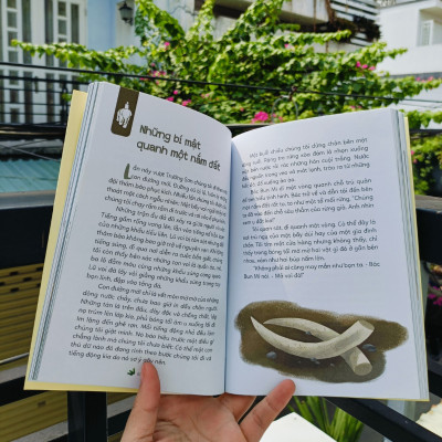 Sống Giữa Bầy Voi - Vũ Hùng