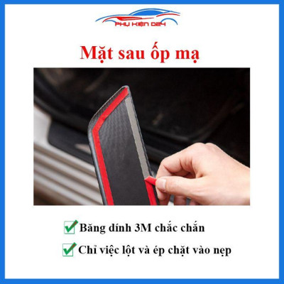 Bộ nẹp bước chân trong ngoài vân Cacbon xe Ertiga 2019-2020-2021 chống trầy làm đẹp ô tô