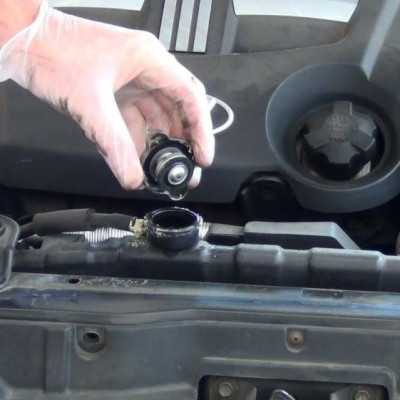 Dung dịch hóa chất súc rửa két nước ô tô C88 an toàn chuyên dụng