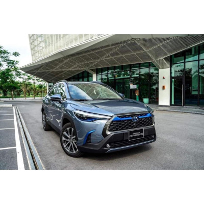 Vè che mưa viền inox Corolla Cross 2020