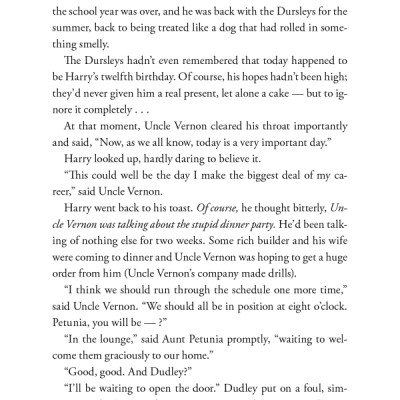 Harry Potter And The Chamber Of Secrets (Harry Potter và Phòng chứa bí mật) (English Book)