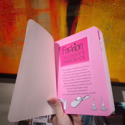 Sách - Fashion Vlogger