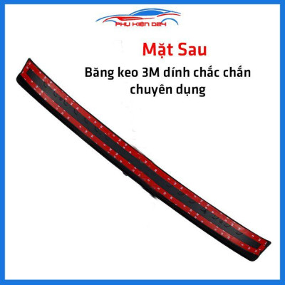 Ốp chống trầy cốp ngoài nhựa đen Mazda 3 2015-2016-2017-2018-2019 dán cốp sau chống xước trang trí xe
