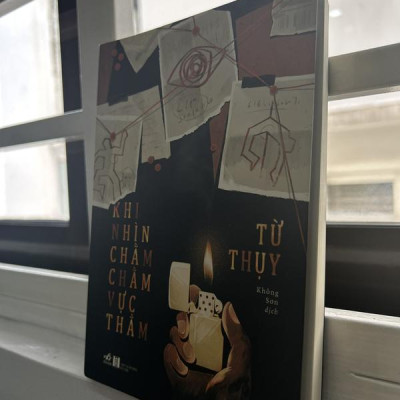 Sách - Khi nhìn chằm chằm vực thẳm (Nhã Nam HCM)