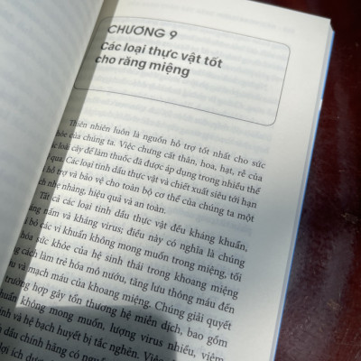 CẨM NANG CHĂM SÓC RĂNG MIỆNG TOÀN DIỆN – Nadine Artemis – Trâm Vũ dịch – Huy Hoang Books phát hành - NXB Thanh Niên (Bìa mềm)