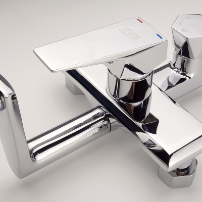 Bộ sen tắm đứng Eurolife EL-SC910 (Trắng bạc)