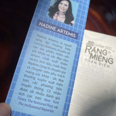 CẨM NANG CHĂM SÓC RĂNG MIỆNG TOÀN DIỆN – Nadine Artemis – Trâm Vũ dịch – Huy Hoang Books phát hành - NXB Thanh Niên (Bìa mềm)