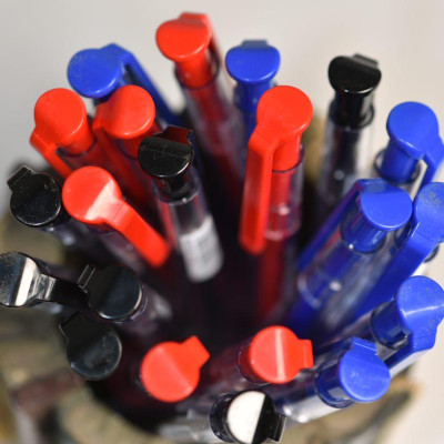 Bút Bi TL-025-Grip - Đỏ