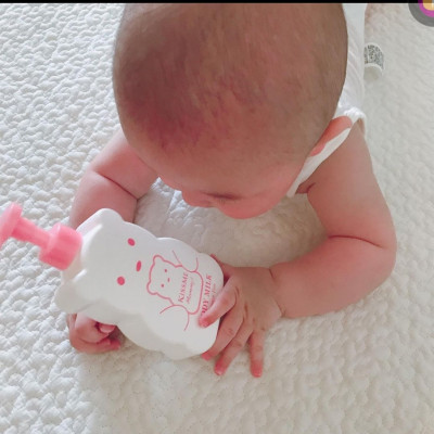 Sữa Dưỡng Thể Cấp Ẩm Dành Cho Bé Từ 06 Tháng Tuổi Và Làn Da Nhạy Cảm Kissme Mommy Body Milk 200 G