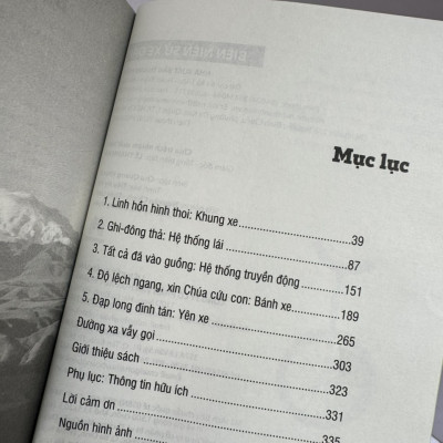 BIÊN NIÊN SỬ XE ĐẠP - Robert Penn - Hyo dịch - Huy Hoàng - Nhà xuất bản Thanh Niên