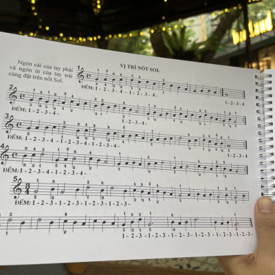 (Trọn bộ 2 cuốn) MÉTHODE ROSE – PHƯƠNG PHÁP HỒNG VỚI ĐÀN PIANO – Ernest Van de Velde – Huy Hoàng Bookstore – NXB Dân Trí (Bìa mềm)