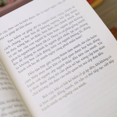 Sách Hoa Trên Đá