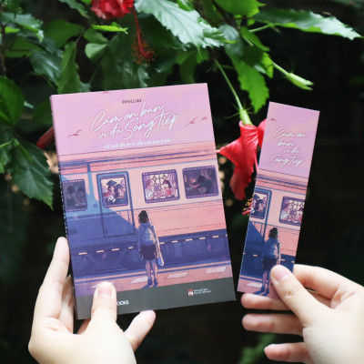 Sách - Cảm Ơn Bạn Vì Đã Sống Tiếp - Thế Giới Ấm Áp Vì Vẫn Còn Bạn Ở Đây