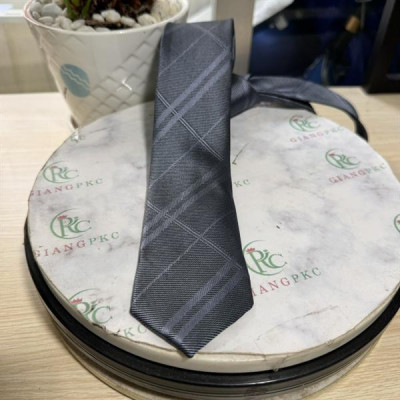 Cà vạt nam xám kẻ ẩn 6cmx150cm hàng dài tự thắt