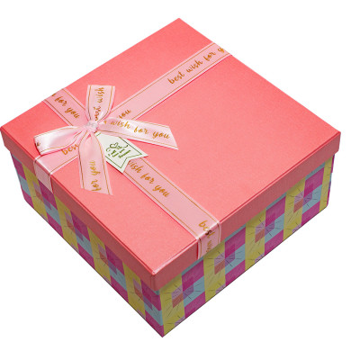 Hộp Quà Vuông V030 Phượng Hoàng 22 x 22 x 11 cm - Giao mẫu ngẫu nhiên