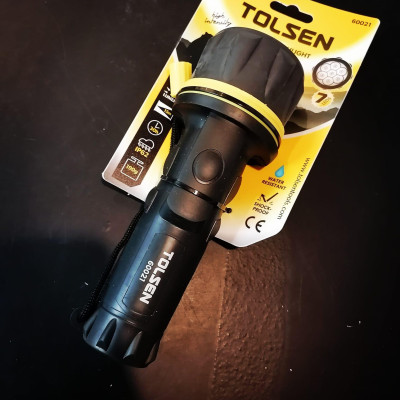 ĐÈN PIN CÁN BỌC NHỰA 7 LED DÙNG PIN TOLSEN 60021 - HÀNH CHÍNH HÃNG