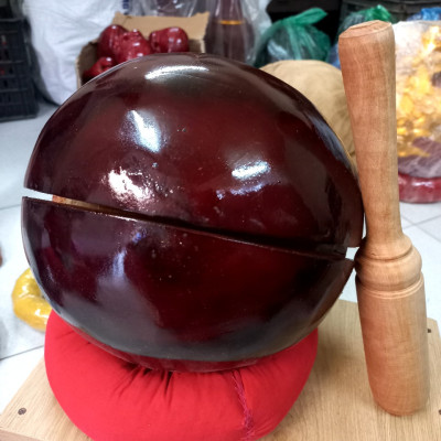 Mõ tụng kinh bằng gỗ mít làm mầu mận chín kt 20cm