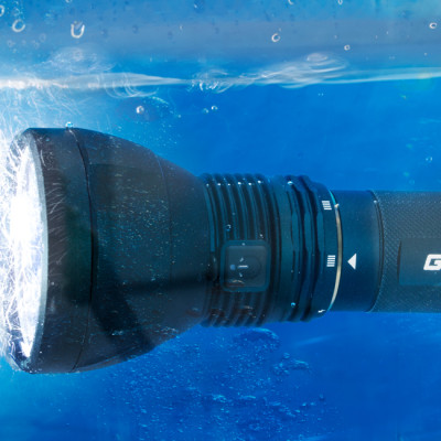 Đèn pin Gentos UT-618R - Thiết bị chiếu sáng chính hãng đến từ Japan (Nhật Bản)