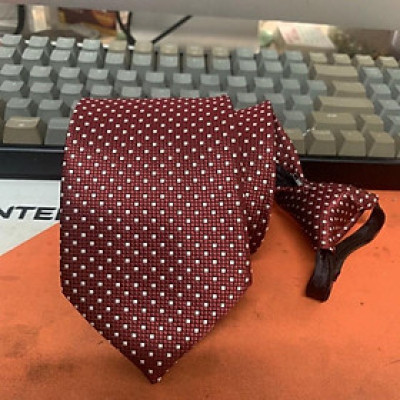 Tổng hợp những mẫu Cavat 8cm đỏ - đỏ đô thắt sẵn dành cho trung niên 2021 giangpkc