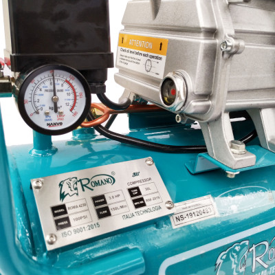 Máy Nén Khí Có Dầu Romano ROMA-4230, Máy chạy dầu, Bình 30L, Công suất 3HP