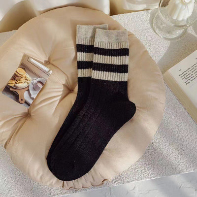 Combo 5 đôi tất nữ mùa thu đông Azuno cổ cao kẻ sọc nhiều màu