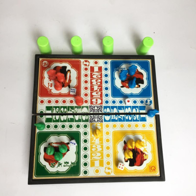 Cờ cá ngựa nam châm hộp đỏ 