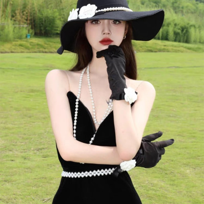 Nón fedora vành rộng mũ rộng vành nỉ phối 2 hoa trắng đai ngọc trai nhân tạo sang trọng