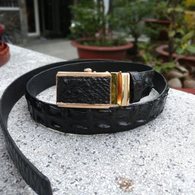 Thắt lưng da cá sấu có gù rất đẹp. DA CÁ SẤU THẬT 100%. Kích thước chuẩn 3.5x120cm phù hợp với cả quần tây và quần jean