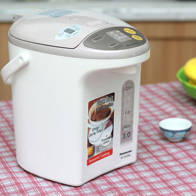 Bình Thủy Điện Panasonic NC-EG3000CSY - Xuất xứ Thái Lan - Dung tích 3L - Công suất 700W - Ruột bình phủ carbon hạt nổi - Chức năng hẹn giờ và tẩy cặn - Bảo Hành 12 Tháng - Hàng Chính Hãng