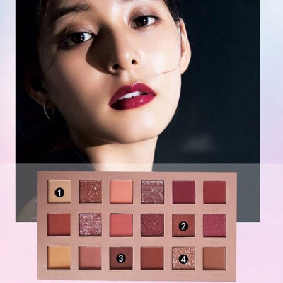 Hộp kẻ mắt 18 màu gồm 12 màu lì và 6 màu nhũ mềm mịn ,siêu bám da ,không bị trôi ,lem , dụng cụ trang điểm ,có thể phối màu yêu thích giúp đôi mắt nổi bật hơn , tôn lên vẻ đẹp ngọt ngào nữ tính