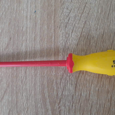 Tua vít đầu sao torx T10 x 181mm cách điện 1000V VDE SATA 61802