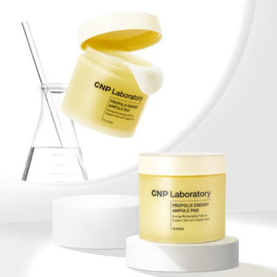 Bông dưỡng da đa năng chiết xuất keo ong CNP Propolis Ampule Pad (70pads)