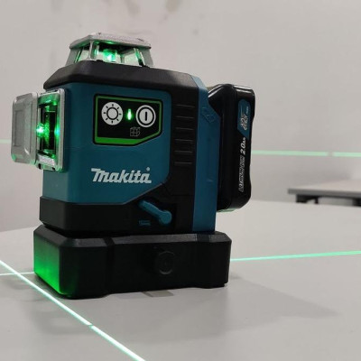 MÁY CÂN MỰC LASER (4 ĐƯỜNG) PIN 12V MAKITA SK700GD (KHÔNG KÈM PIN VÀ ĐẾ SẠC) - HÀNG CHÍNH HÃNG