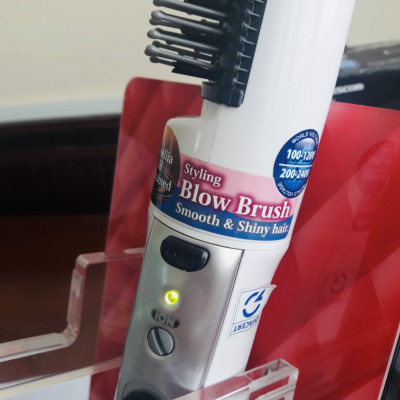 Máy Tạo Kiểu Tóc Bổ Sung Ion Âm Tescom NBIC32 (450W)