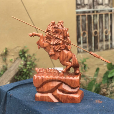 Tượng quan công cưỡi ngựa bằng gỗ hương đá kt cao 40×10×20cm