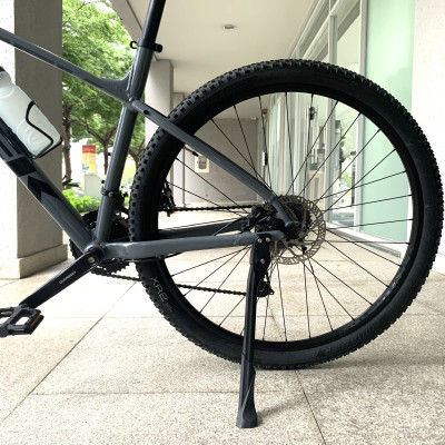 Chân chống xe đạp bắt hai ốc sau trên ống sên 2-bolts direct mount Jett 