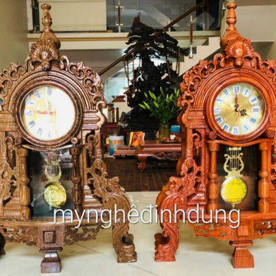 Đồng hồ quả lắc tân cổ điển để bàn cao 70x45x15cm + kệ chân đế  15x52x29cm bằng gỗ hương đá 