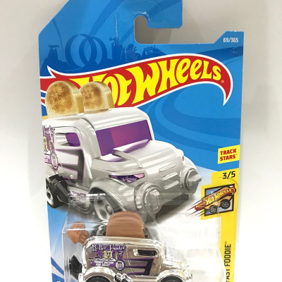 Đồ Chơi Xe HotWheels cơ bản C4982 - Giao hàng ngẫu nhiên