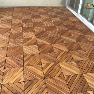 Sàn Gỗ Lót Ban Công Thương Hiệu ANKAN Màu Nâu Vàng Nan Hoa, Vỉ Gỗ Lót Sàn Dùng Để Lót Sân Vườn, Nhà Tắm, Phòng Spa, Có Phủ PU, Siêu Bền, Chống Thấm, Chống Trơn Trượt, Tiêu Chuẩn Xuất Khẩu (1 Vỉ)