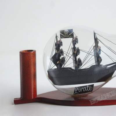 Thuyền trong bóng đèn (thuyền cướp biển 13cm)