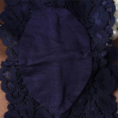 Quần lót ren lọt khe - đen