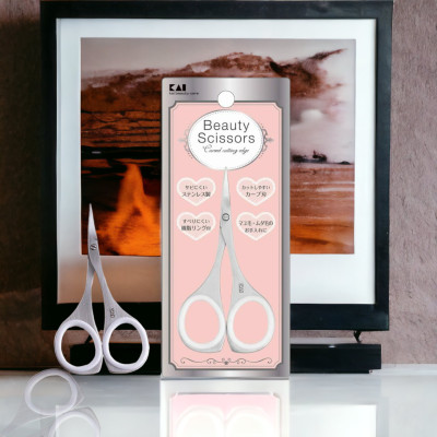 Kéo Tỉa Lông Mày Kai KQ3113 (Màu Trắng)