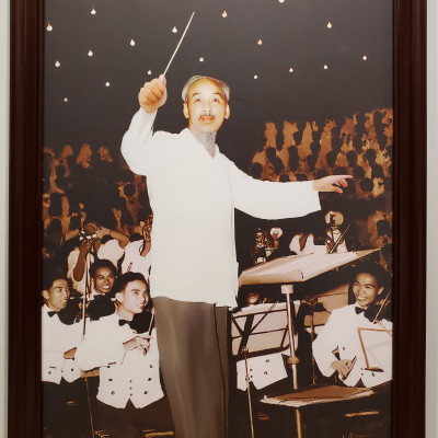 Tranh in dầu - Bác bát nhịp bài ca kết đoàn