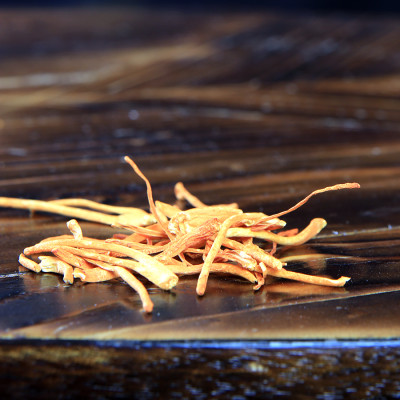 Thực phẩm chức năng Đông trùng hạ thảo Sinh Phúc - Sấy khô - Lọ 10g