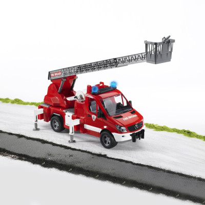 Đồ Chơi BRUDER Dạng Mô Hình Theo Tỷ Lệ Thu Nhỏ 1:16 Xe Cứu Hỏa Có T BRU02532