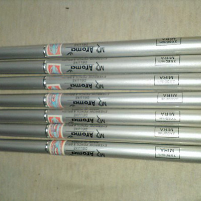 Chì vẽ mày sắc nét Aroma Eyebrow Pencil Hàn Quốc No.33 Brown tặng kèm móc khoá