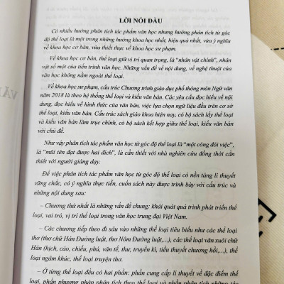 Sách - Phân tích tác phẩm văn học Trung đại Việt Nam từ góc nhìn đến thể loại