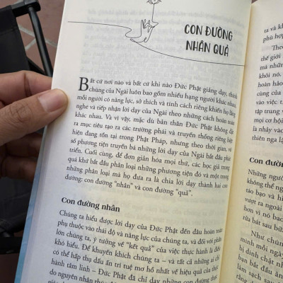 KHÔNG MƯU CẦU HẠNH PHÚC: Một Hướng Dẫn Cho Thực Hành Pháp Sơ Khởi - Dzongsar Jamyang Khyentse – Sen Xanh dịch - Thái Hà Books – NXB Lao Động