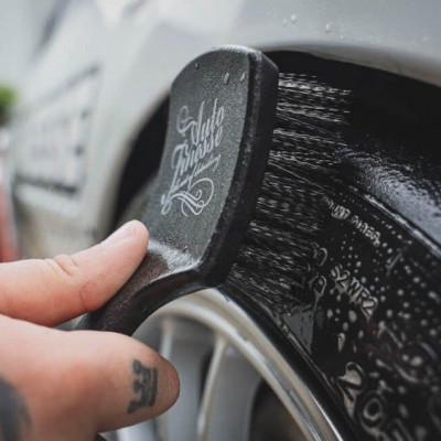 RUBBER SCRUBBER - Bàn chải cọ rửa vỏ lốp ô tô Auto Finesse