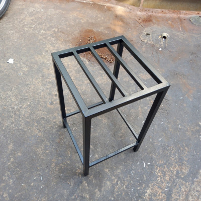 Kệ (giá) sắt để chậu hoa cây cảnh, mặt Vuông 20x20,25x25 ,30X30 cm có thanh giằng 4 chân Cao 35-40-45-50-55-60-65-70 Thép hộp 20mm ( Hàng Chính Hãng )